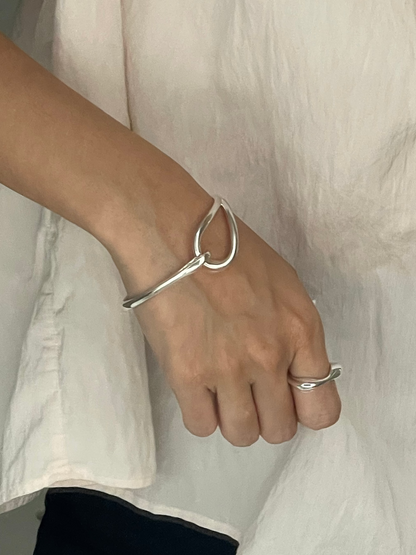 LOOP CUFF