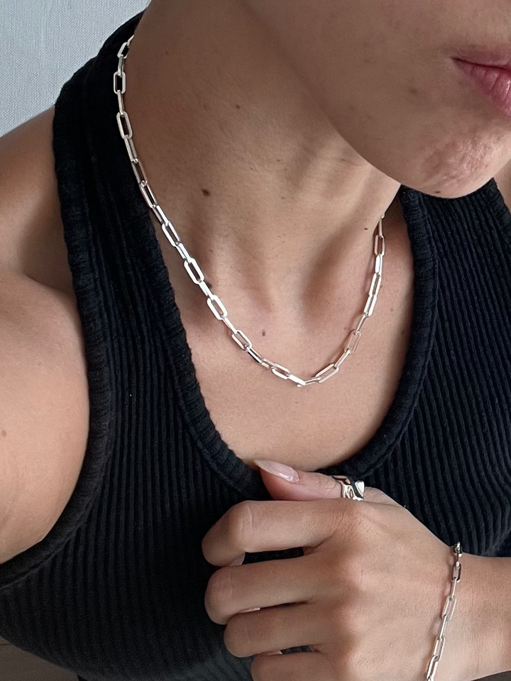 CHAIN NECKLACE